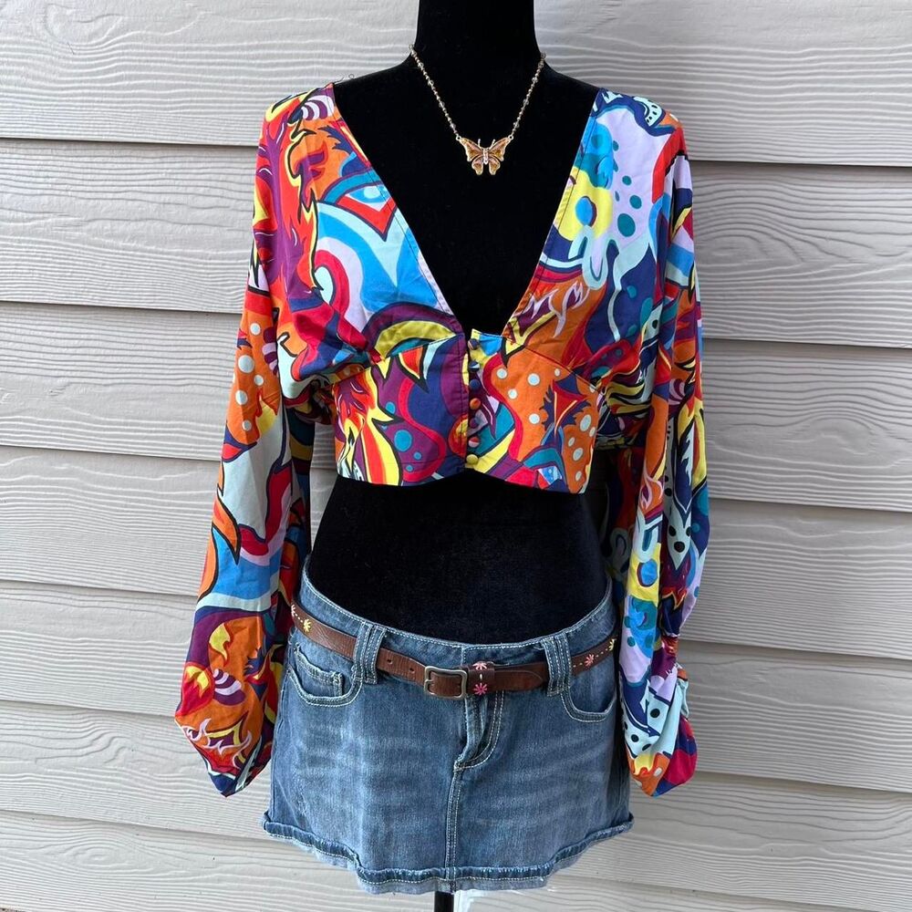 Colorful abstract art 3/4 sleeve crop top
